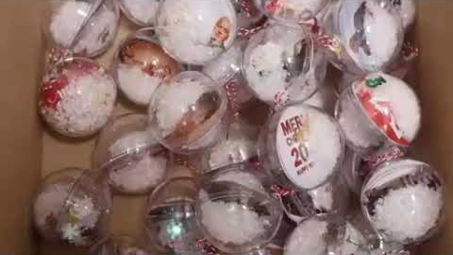 Υπουργείο  Μετανάστευσης: Χριστουγεννιάτικες μπάλες με την φάτσα του Μηταράκη ...ΠΑΡΑΔΙΝΟΜΑΙ