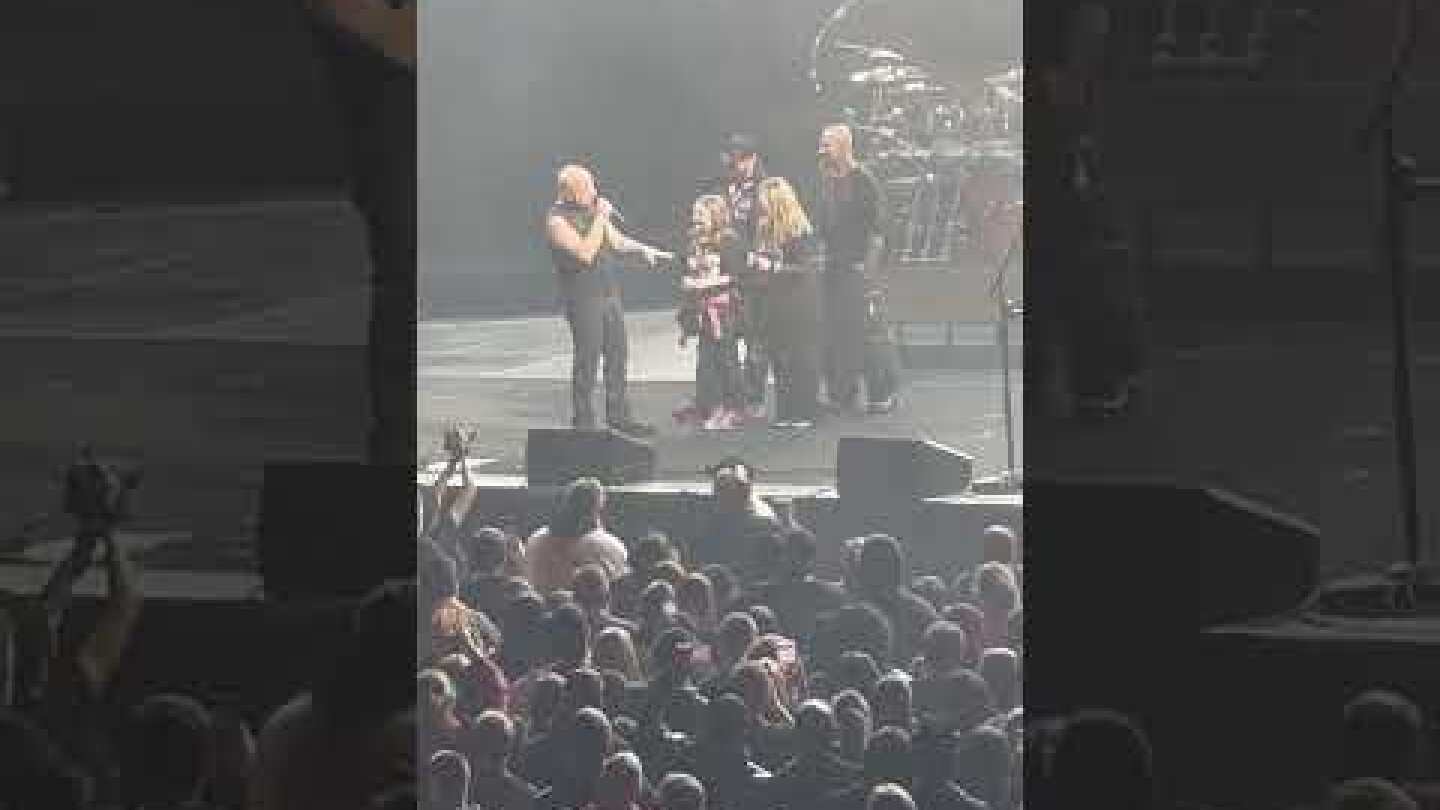 'Don't You Boo Her': Lead Singer of Heavy Metal Band Defends Taylor Swift