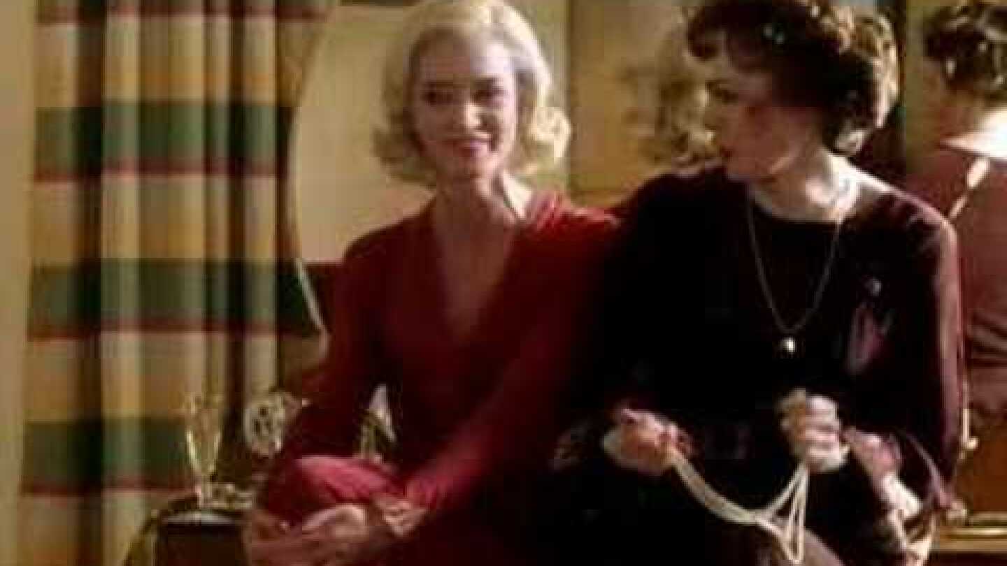 Emily Blunt - Death on the Nile