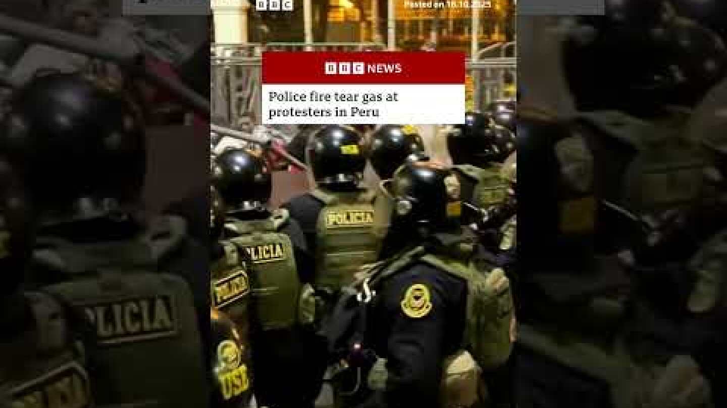 Police clash with anti-government protesters outside Peru's congress. #Peru #BBCNews
