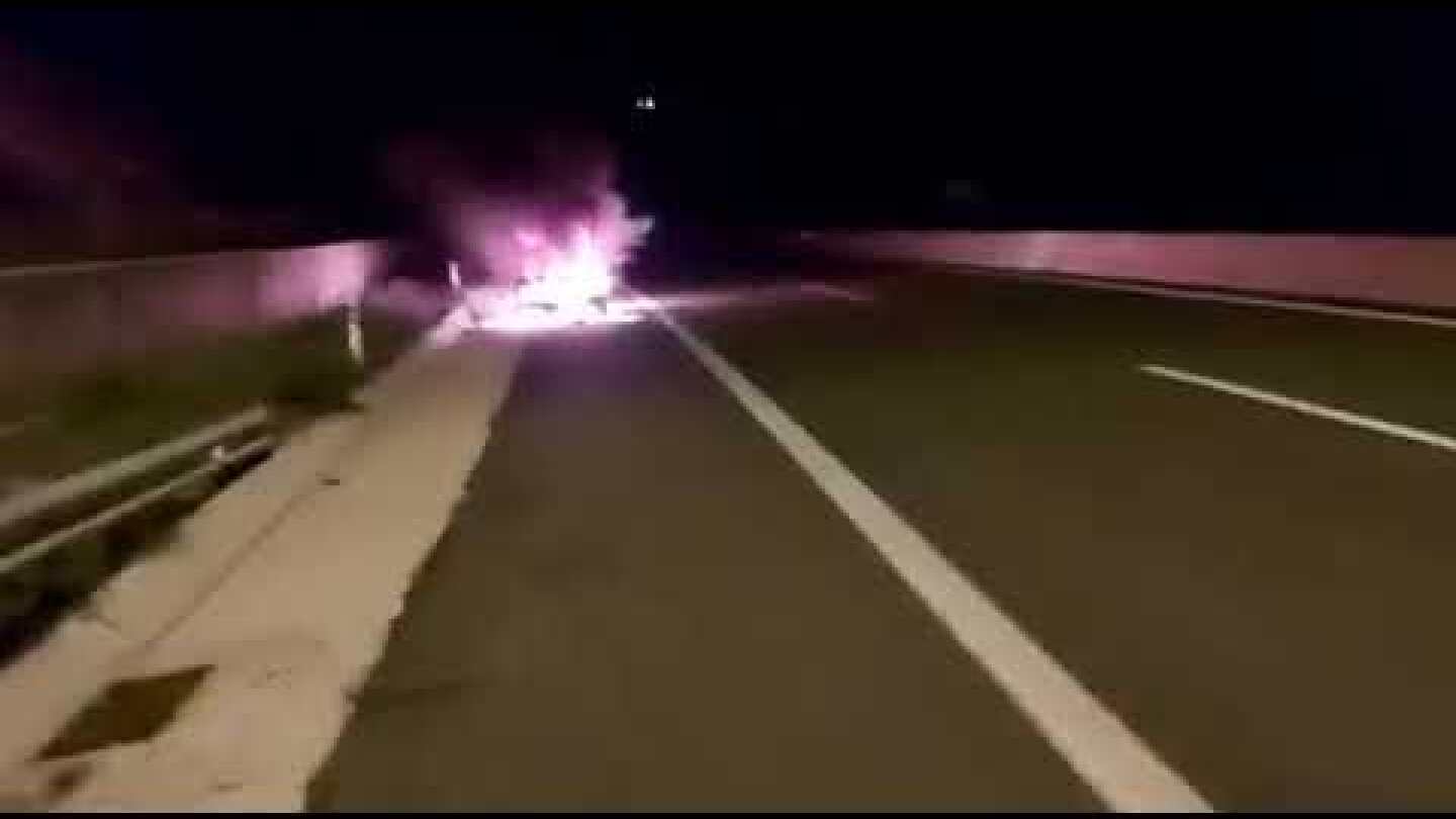 gnomip.gr Πυρκαγιά σε Ι.Χ