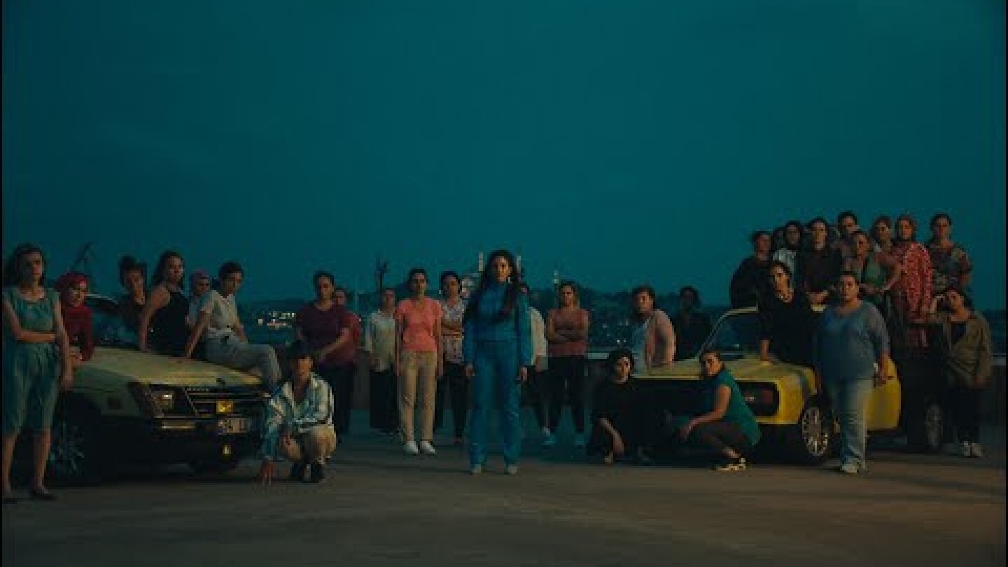 Marina Satti - YIATI POULI M'