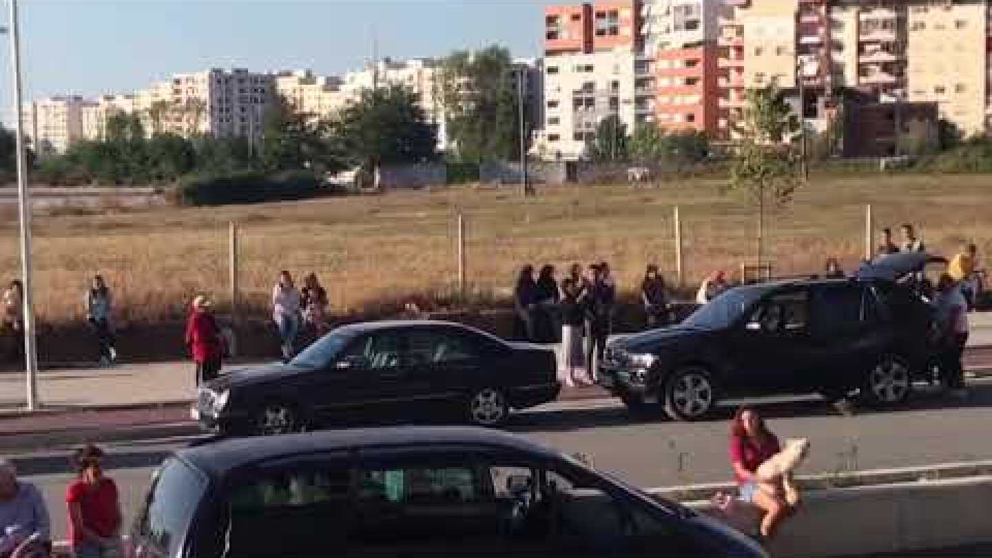 Tërmeti/ Njerëzit nëpër rrugë, në Yzberisht - Top Channel