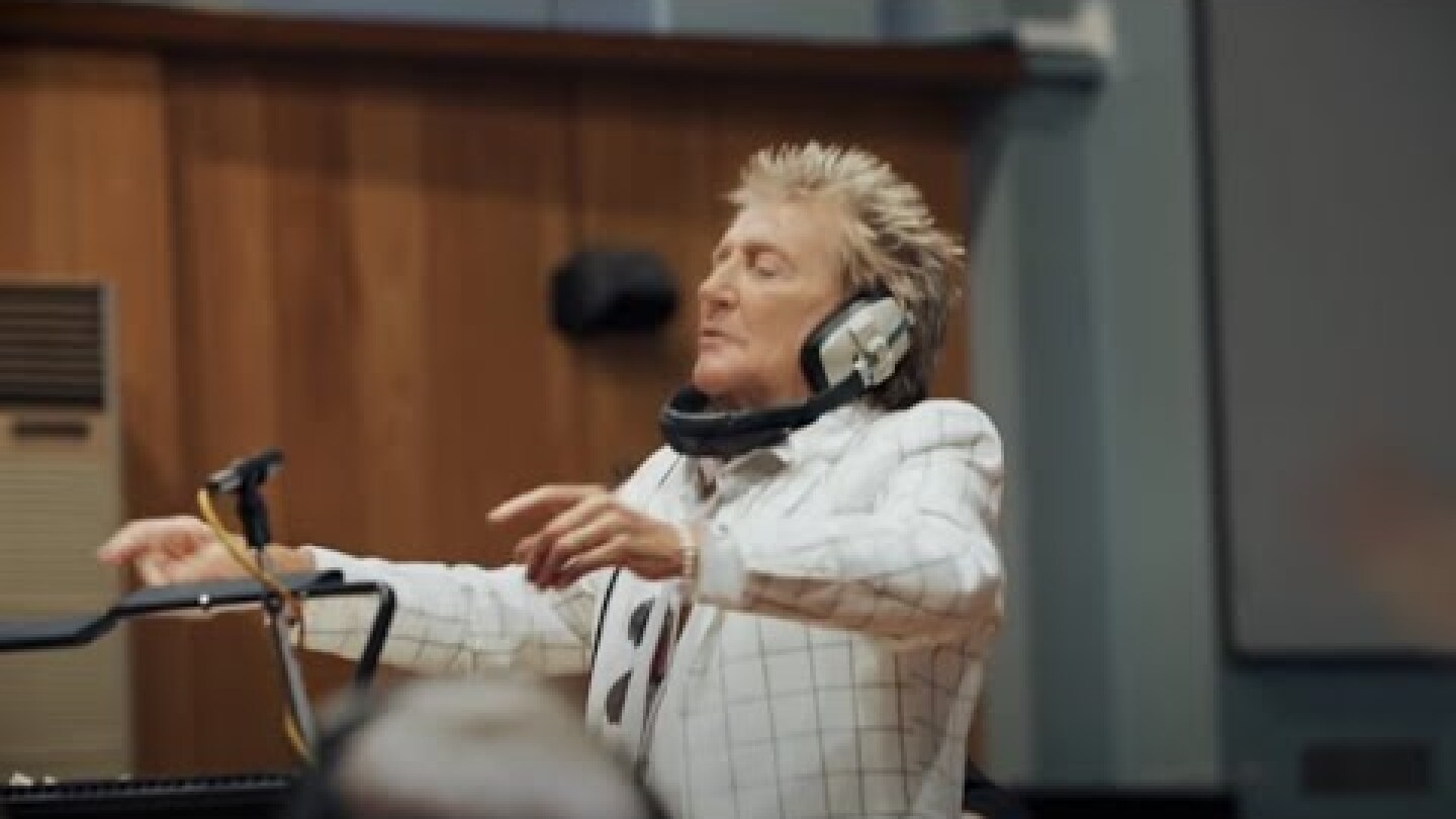 Rod Stewart – Sailing with the Royal Philharmonic Orchestra (Official Video)