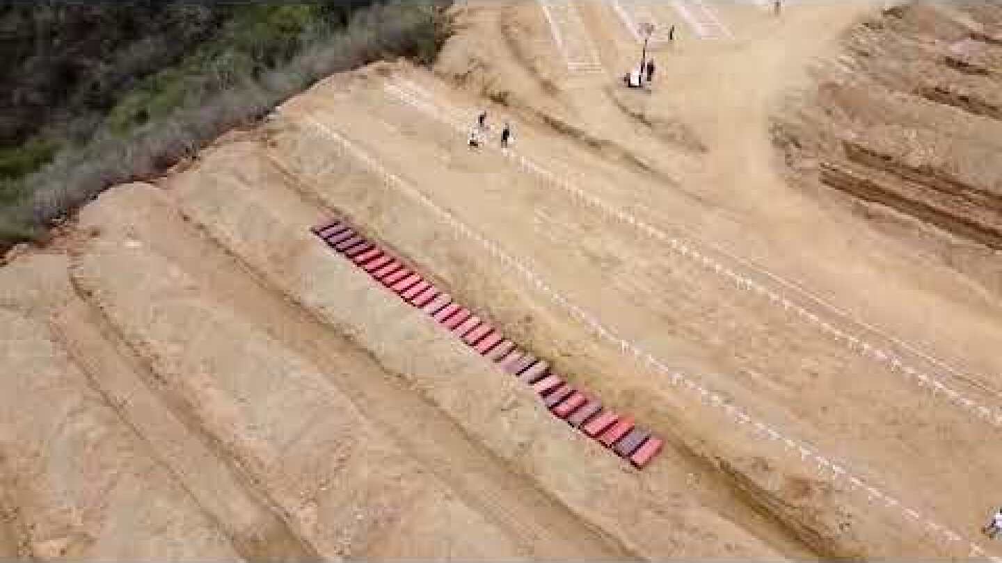 Unidentified quake victims buried in Venezuela cemetery