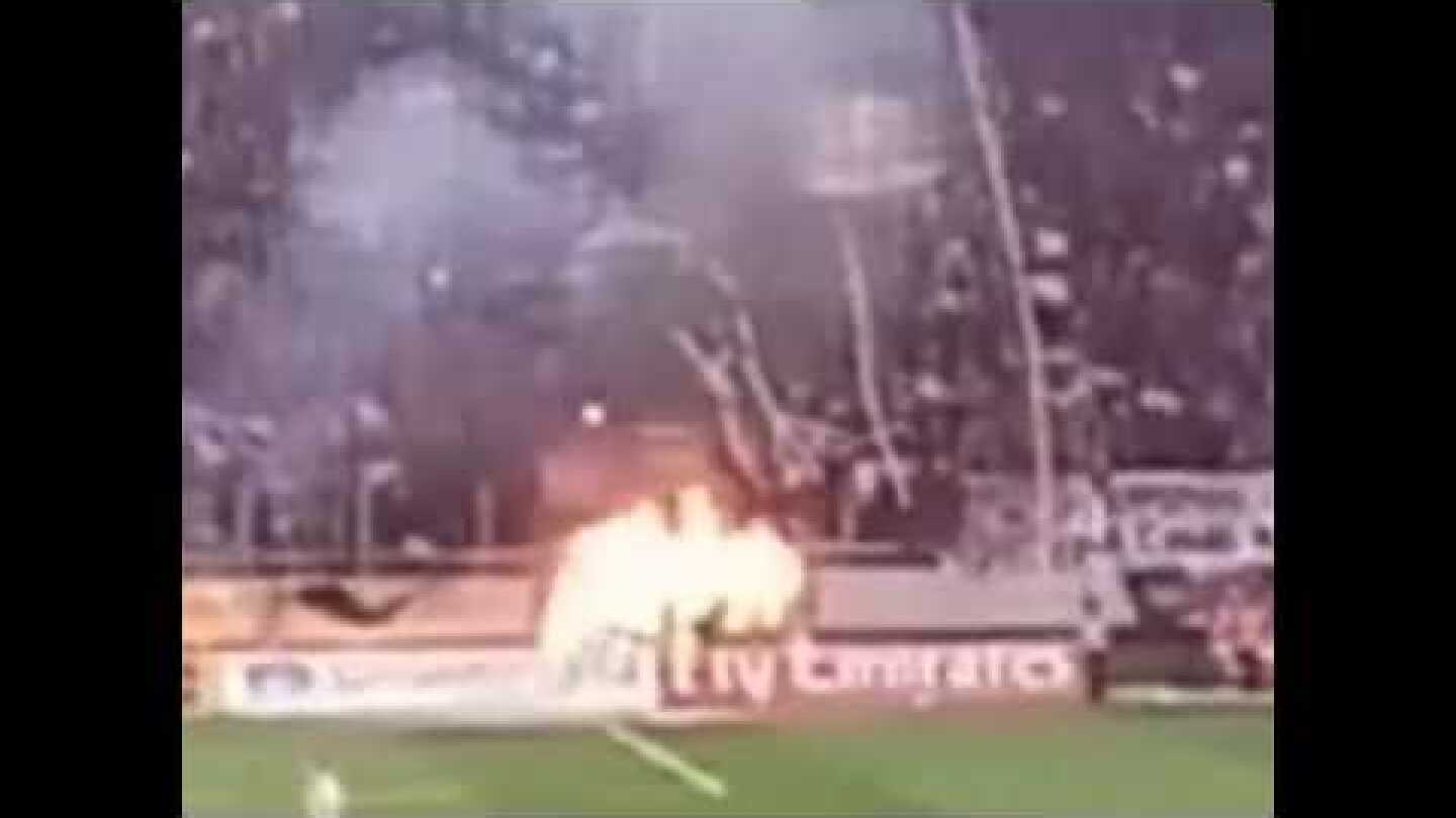 Ολυμπιακός ΑΕΚ 1-2 4/2/2018. Η φωτιά, το γκολ του Ολυμπιακού και τα επεισόδια στο γήπεδο.