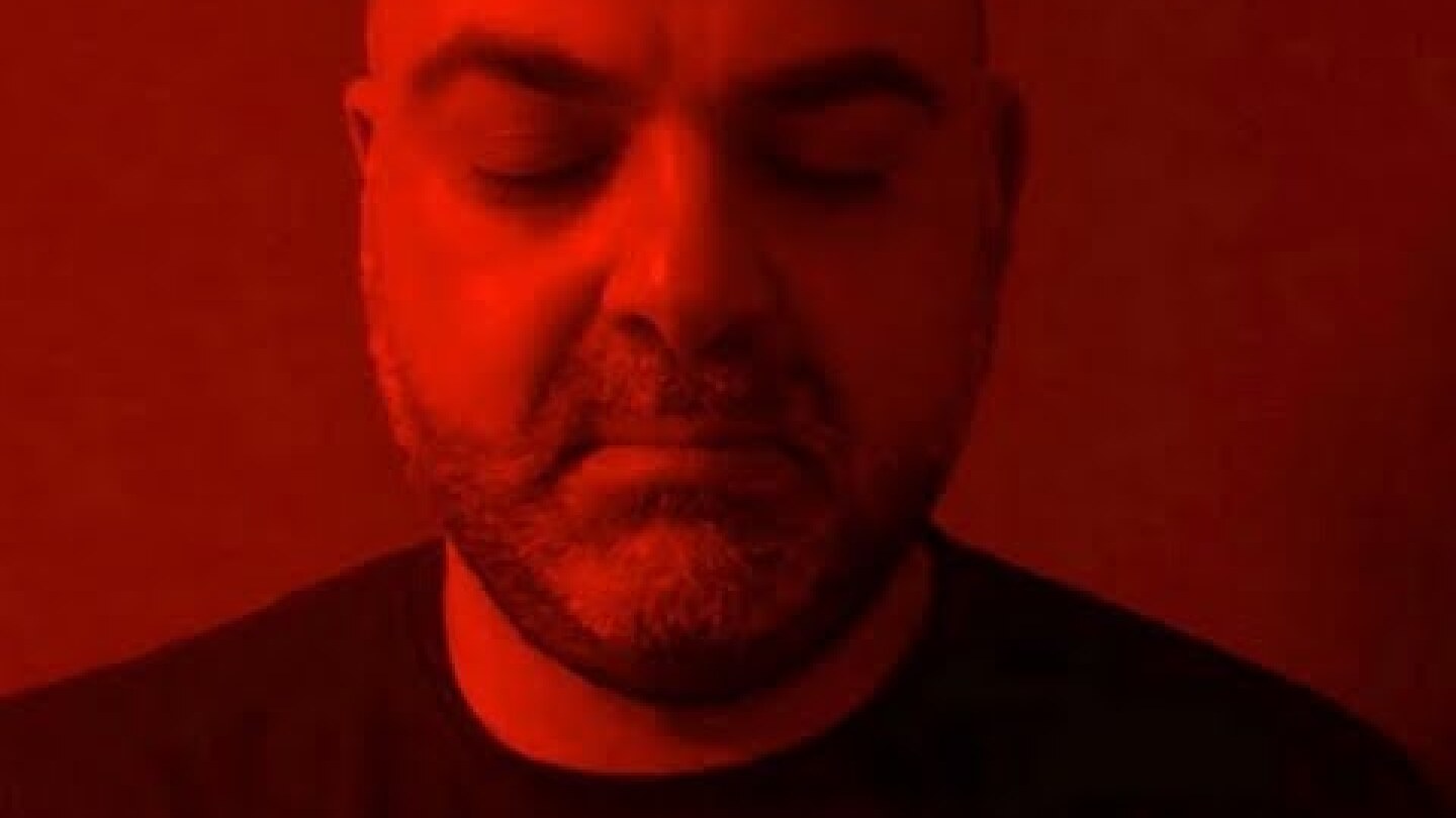 Tasos P. - Πες μου τί σημαίνει αγάπη (Official Video)