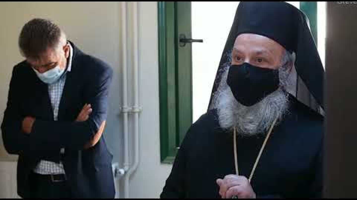 Ο ΤΙΤΑΝΑΣ ΜΗΤΡΟΠΟΛΙΤΗΣ ΓΡΕΒΕΝΩΝ ΤΑ ΒΑΖΕΙ ΜΕ ΤΗΝ "ΑΙΘΟΥΣΑ ΔΙΑΛΟΓΙΣΜΟΥ" ΠΟΥ ΕΦΤΙΑΞΑΝ  ΣΕ ΠΑΝΕΠΙΣΤΗΜΙΟ