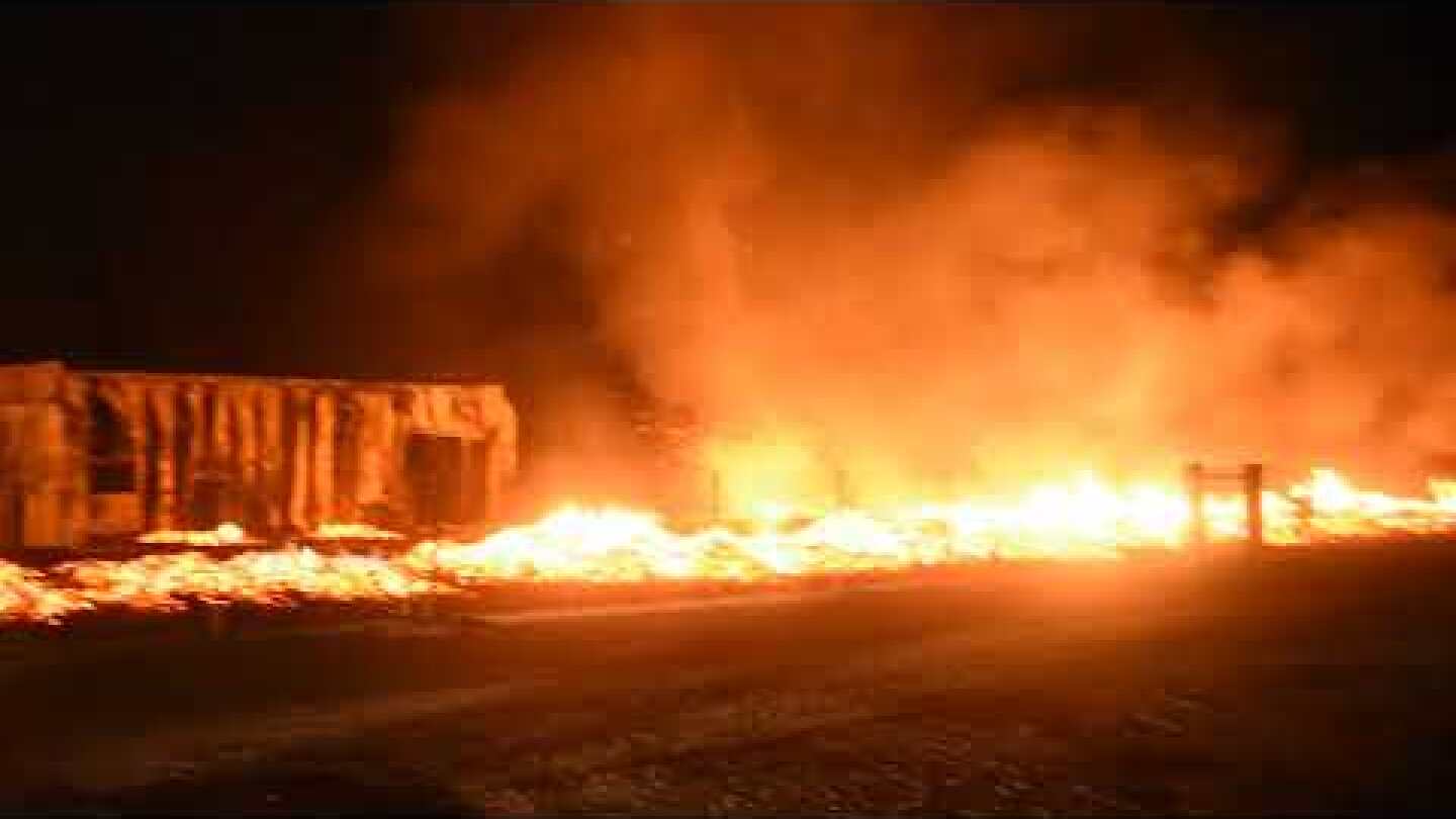 Πυρκαγιά σε εργοστάσιο στη Λάρισα - Βράδυ - Υπό έλεγχο - 1