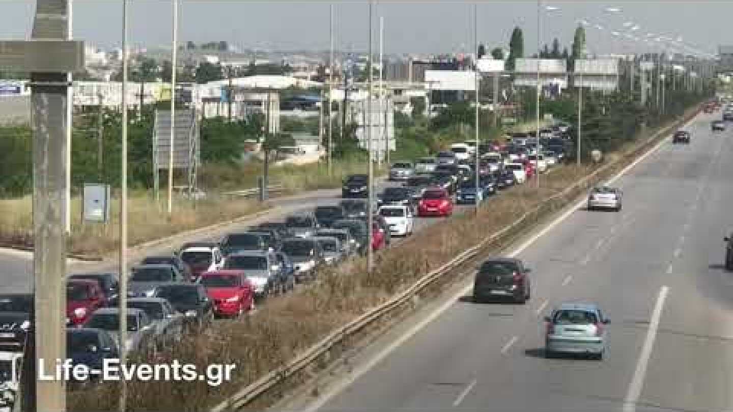 Μεγάλη ουρά στο δρόμο Θεσσαλονίκης-Χαλκιδικής
