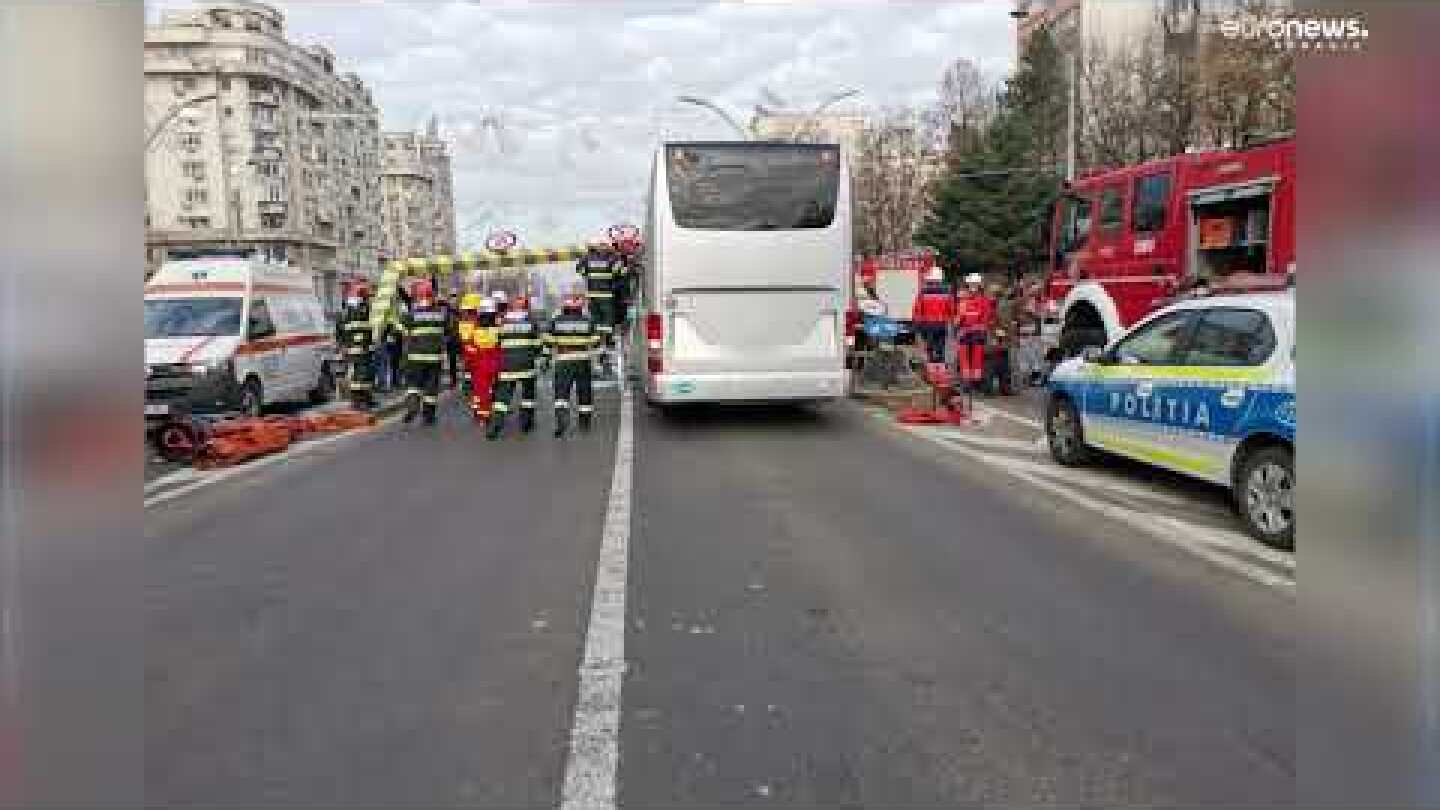 Autocar cu 47 de cetățeni greci, implicat într-un accident la Pasajul Unirii