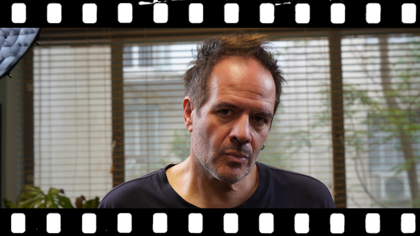 Writers Voice | Δημήτρης Σωτάκης: Η οικουμενική λογική του παραλόγου