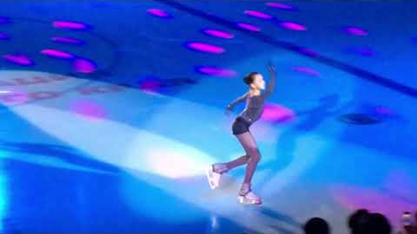 Kamila Valieva - Spiegel im Spiegel / Allerdale Hall - Champions on Ice