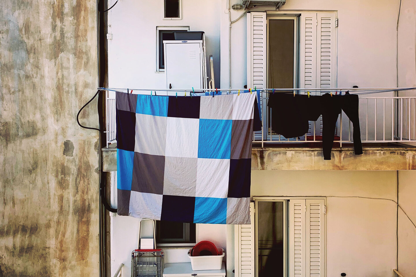 Ακάλυπτος πολυκατοικίας στο Παγκράτι