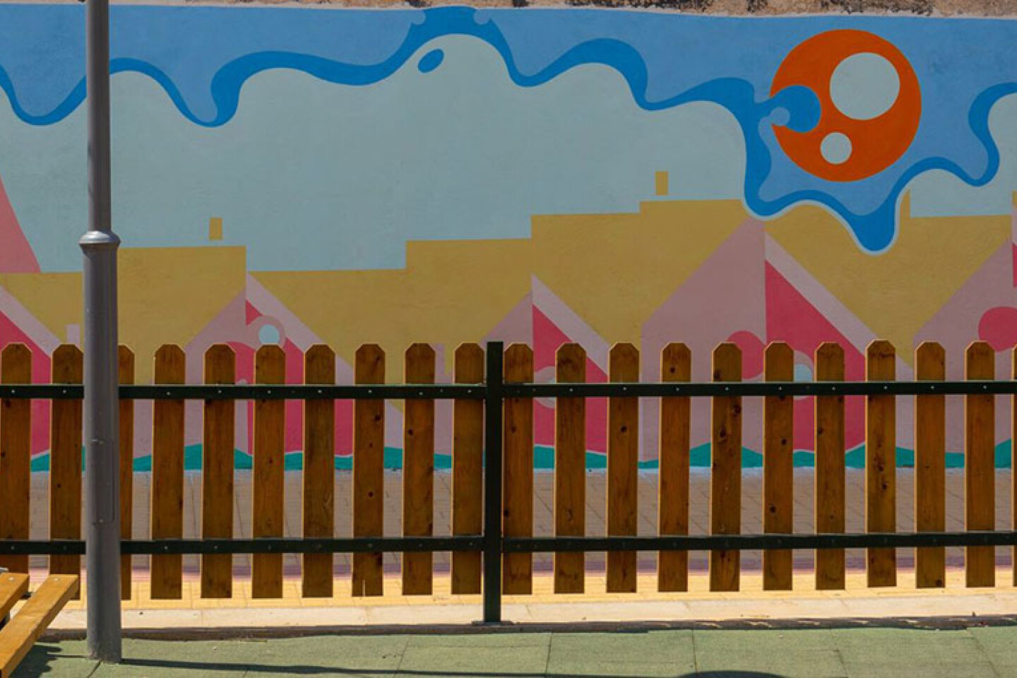 Ο Θάνος Ραφτόπουλος δυμιούργησε ένα ξεχωριστό street art στο Πάρκο Οικογένειας στον Άγιο Δημήτριο.