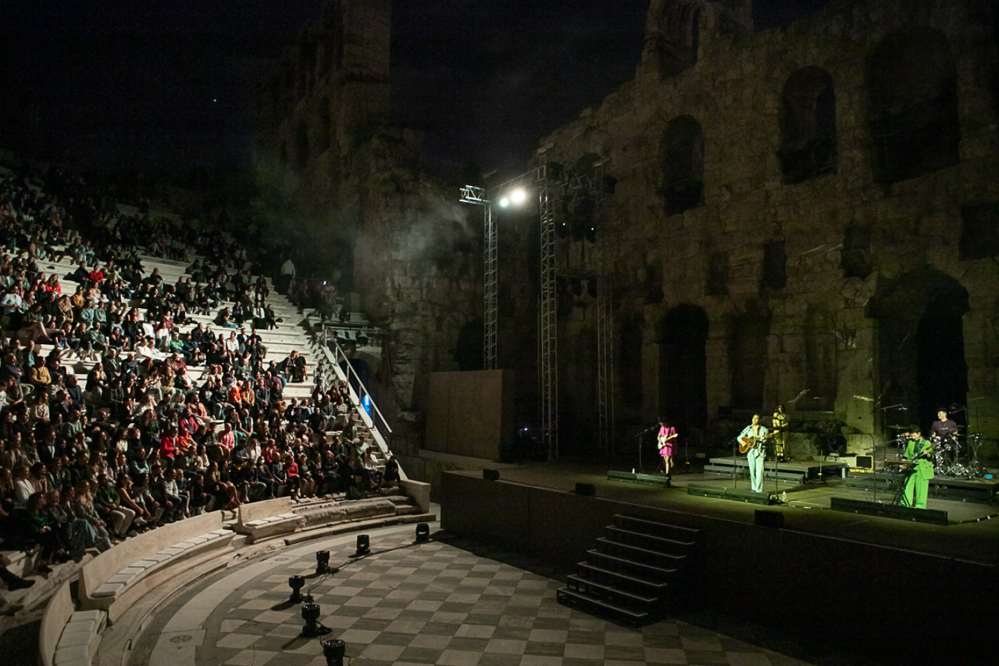 Φωτορεπορτάζ από τη συναυλία του Asaf Avidan στην Αθήνα, στο Ωδείο Ηρώδου Αττικού, την Πέμπτη 23 Σεπτεμβρίου 2022.