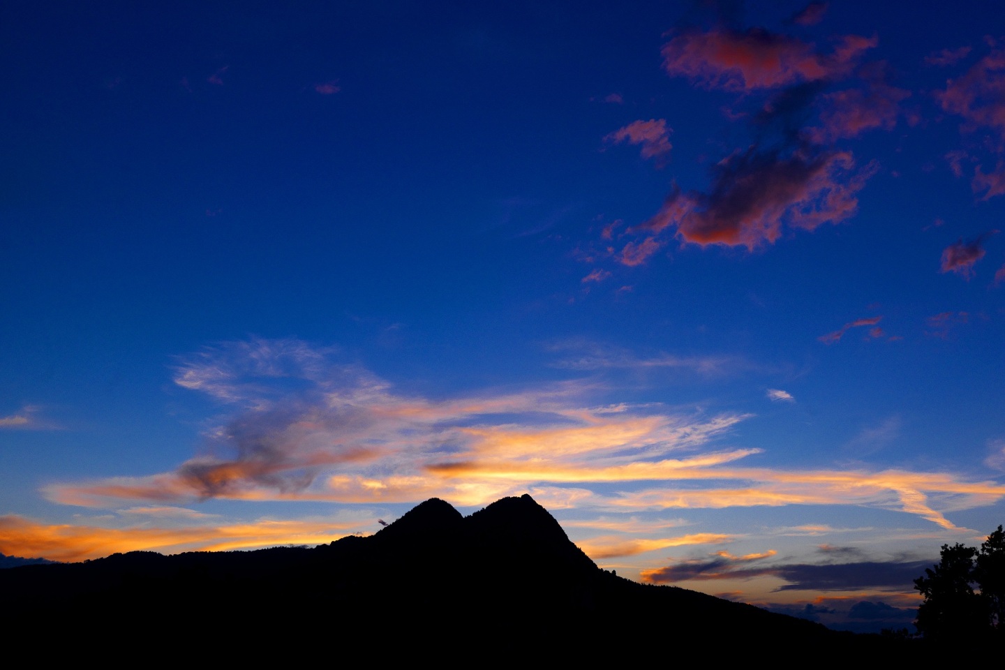 Ανάβαση στο βουνό Όρλιακας: Το οδοιπορικό του Γιώργου Ζαρζώνη σε ένα φωτογραφικό αφιέρωμα, στη νέα στήλη The Mountain Walker.