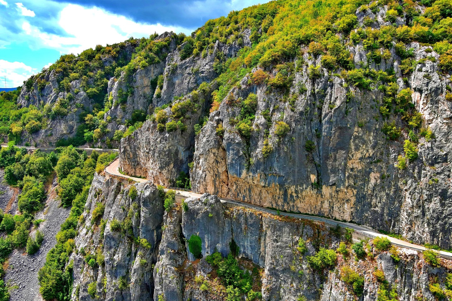 Ανάβαση στο βουνό Όρλιακας: Το οδοιπορικό του Γιώργου Ζαρζώνη σε ένα φωτογραφικό αφιέρωμα, στη νέα στήλη The Mountain Walker.