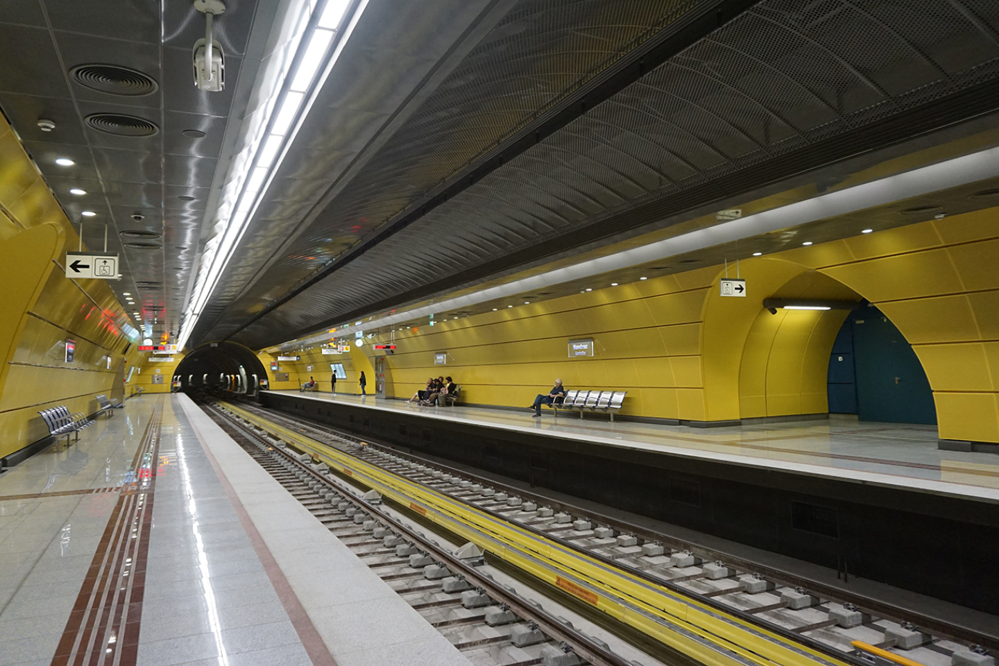 Σταθμός «Μανιάτικα». 