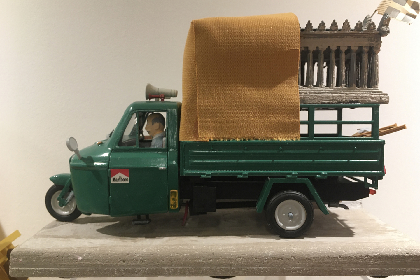 Από την έκθεση «Finchperience» του Ανδρέα Finch. 