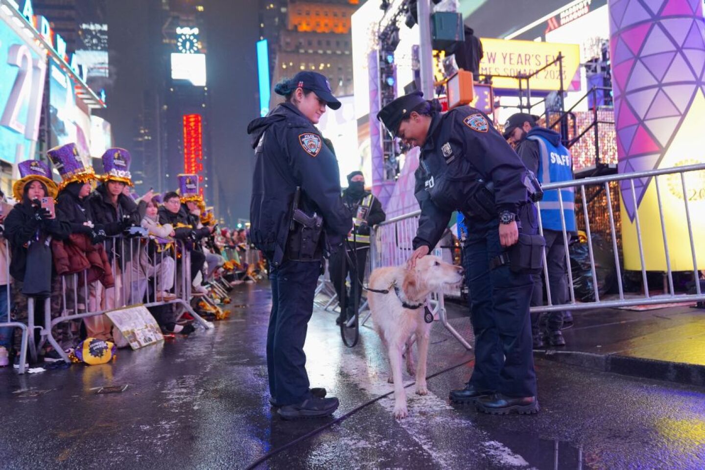 Η Νέα Υόρκη καλοσωρίζει το 2023