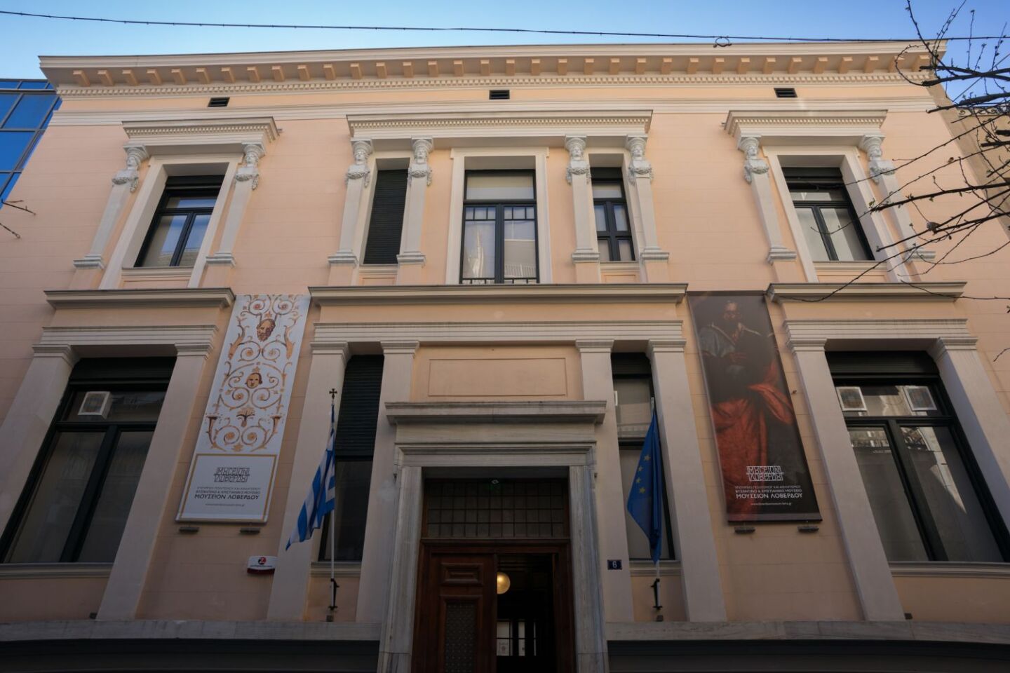 Μέγαρο Τσίλλερ Λοβέρδου. 