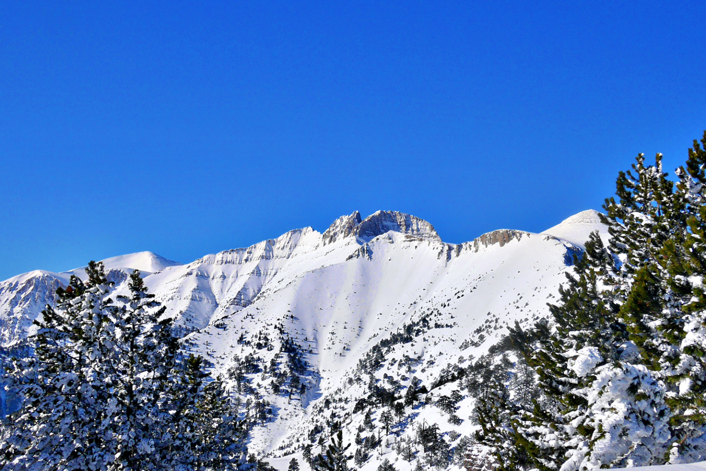 Ανάβαση στις χιονισμένες κορυφές του Ολύμπου