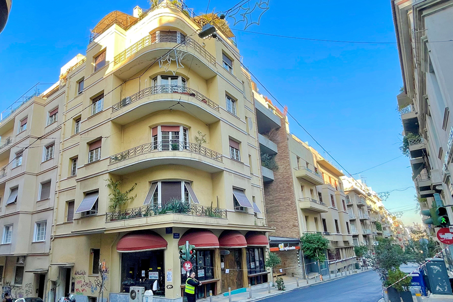 Σπάνιες εικόνες από την πολύβουη οδό Σκουφά στο Κολωνάκι