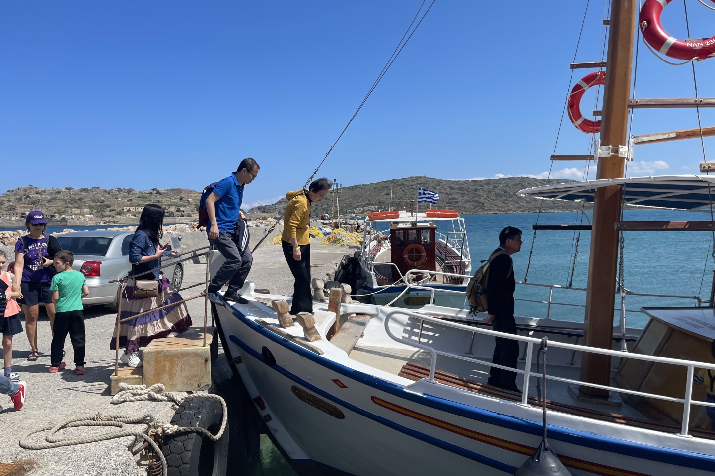 Οδοιπορικό στο χωριό Πλάκα, στη Σπιναλόγκα, εκεί που γυρίστηκε η τηλεοπτική σειρά «Το Νησί»