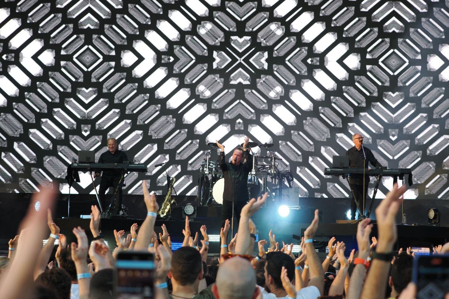 Release Athens x SNF Nostos 2023: Οι «διχαστικοί» Röyksopp και η αποκάλυψη τ@ Tash Sultana