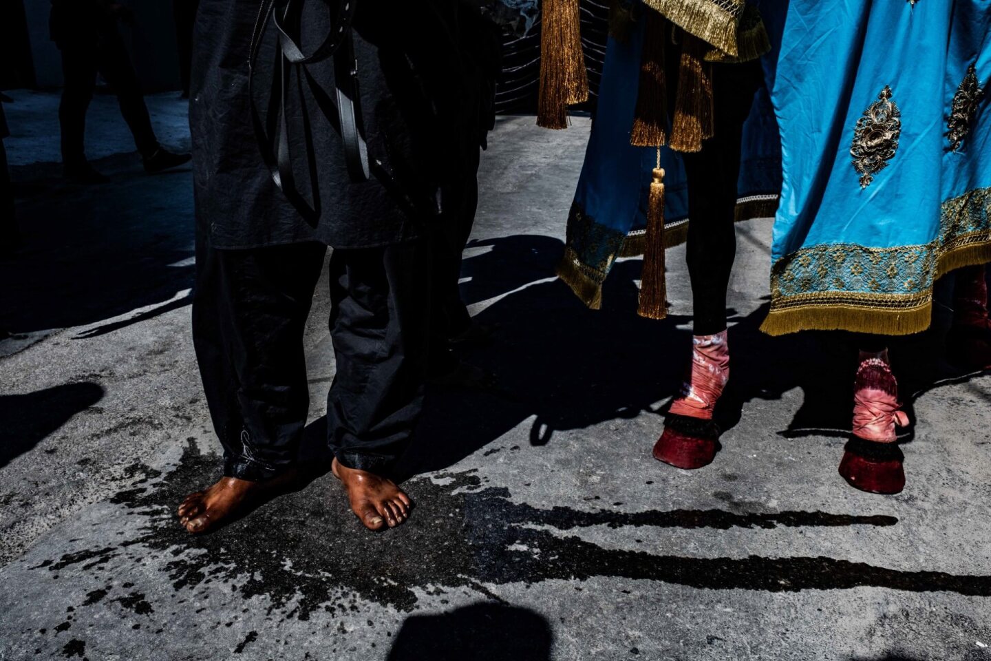 Ασούρα: To αυτομαστίγωμα των Σιιτών Μουσουλμάνων στον Πειραιά μέσα από τον φακό του Τάσου Βρεττού