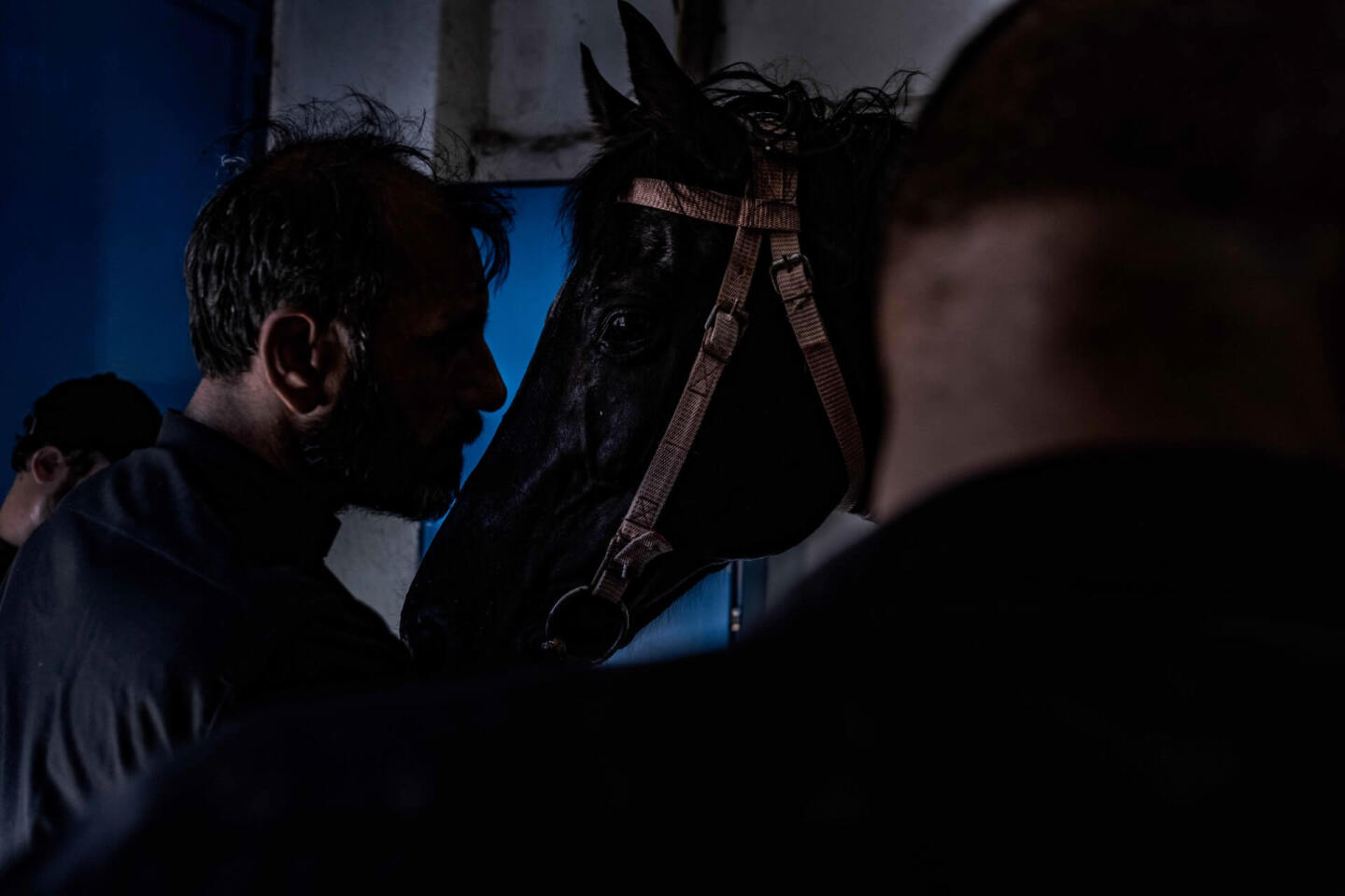 Ασούρα: To αυτομαστίγωμα των Σιιτών Μουσουλμάνων στον Πειραιά μέσα από τον φακό του Τάσου Βρεττού