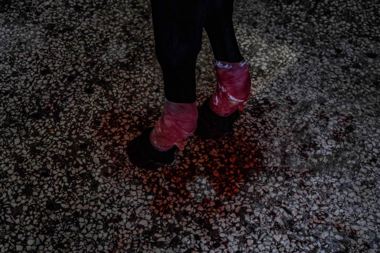 Ασούρα: To αυτομαστίγωμα των Σιιτών Μουσουλμάνων στον Πειραιά μέσα από τον φακό του Τάσου Βρεττού