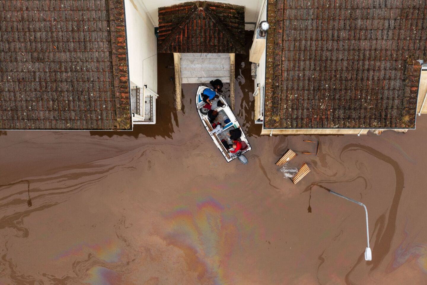 Δραματικές εκκλήσεις για βοήθεια από κατοίκους χωριών της Καρδίτσας ©Konstantinos Tsakalidis / SOOC 