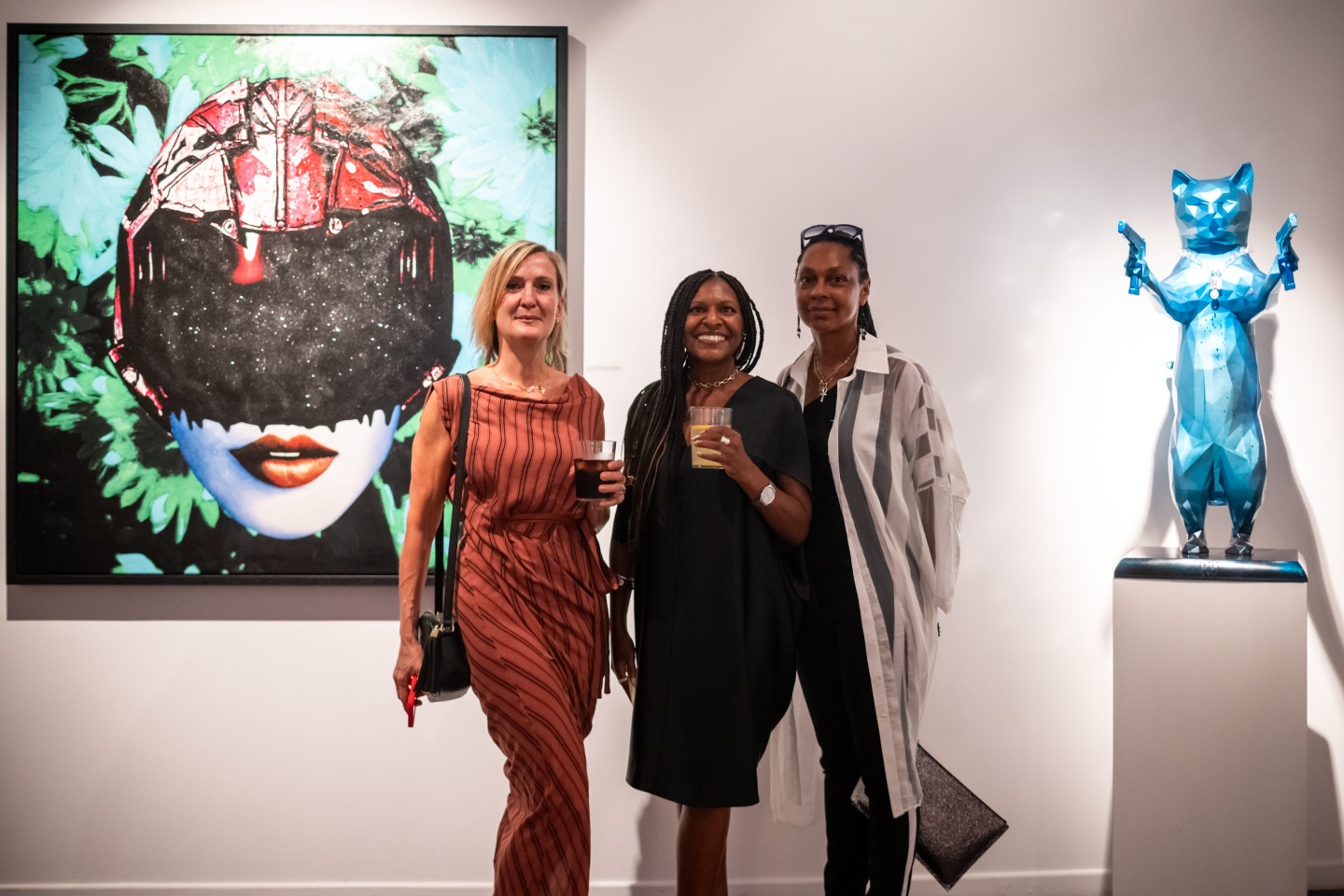 Infinite Drama Athens: Φωτορεπορτάζ από τα εγκαίνια της έκθεσης του Maxim στην Ελλάδα που παρουσιάζουν Τhe Blender Gallery και Varvara Roza Galleries.