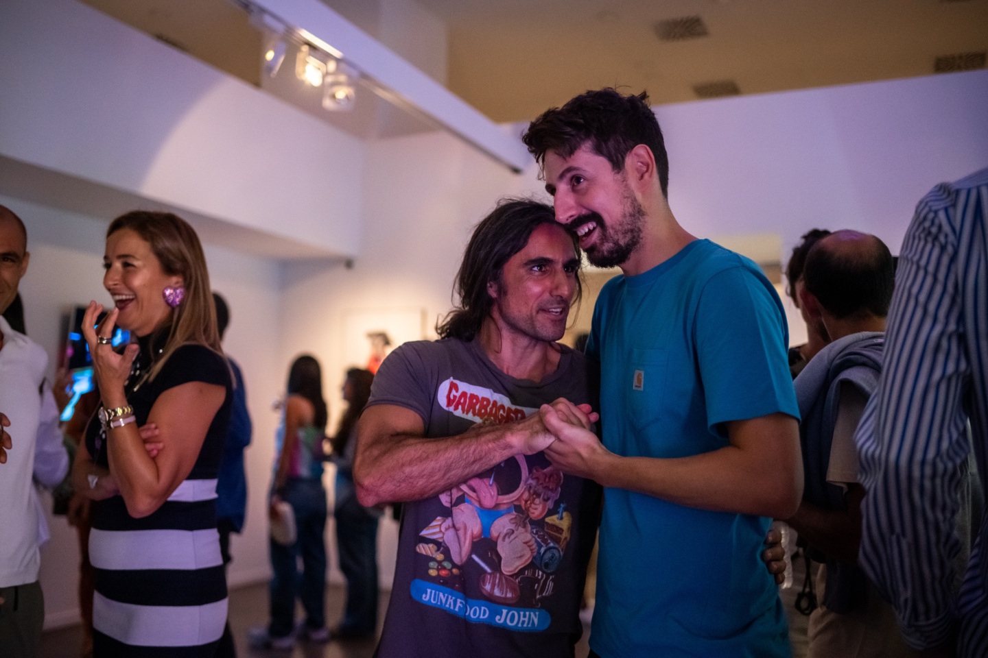 Infinite Drama Athens: Φωτορεπορτάζ από τα εγκαίνια της έκθεσης του Maxim στην Ελλάδα που παρουσιάζουν Τhe Blender Gallery και Varvara Roza Galleries.