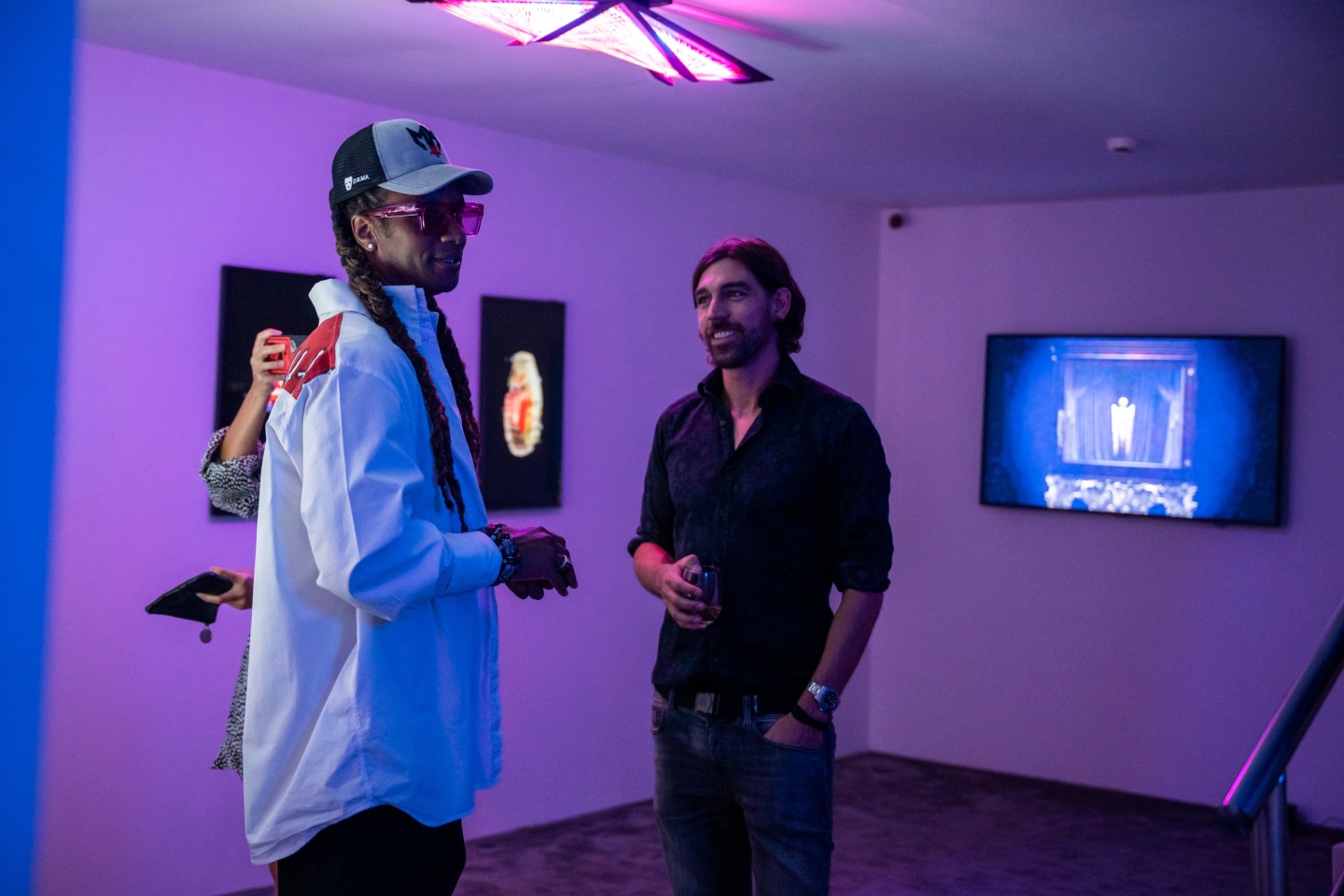 Infinite Drama Athens: 30 εικόνες από τα εγκαίνια της έκθεσης του Maxim στην Αθήνα