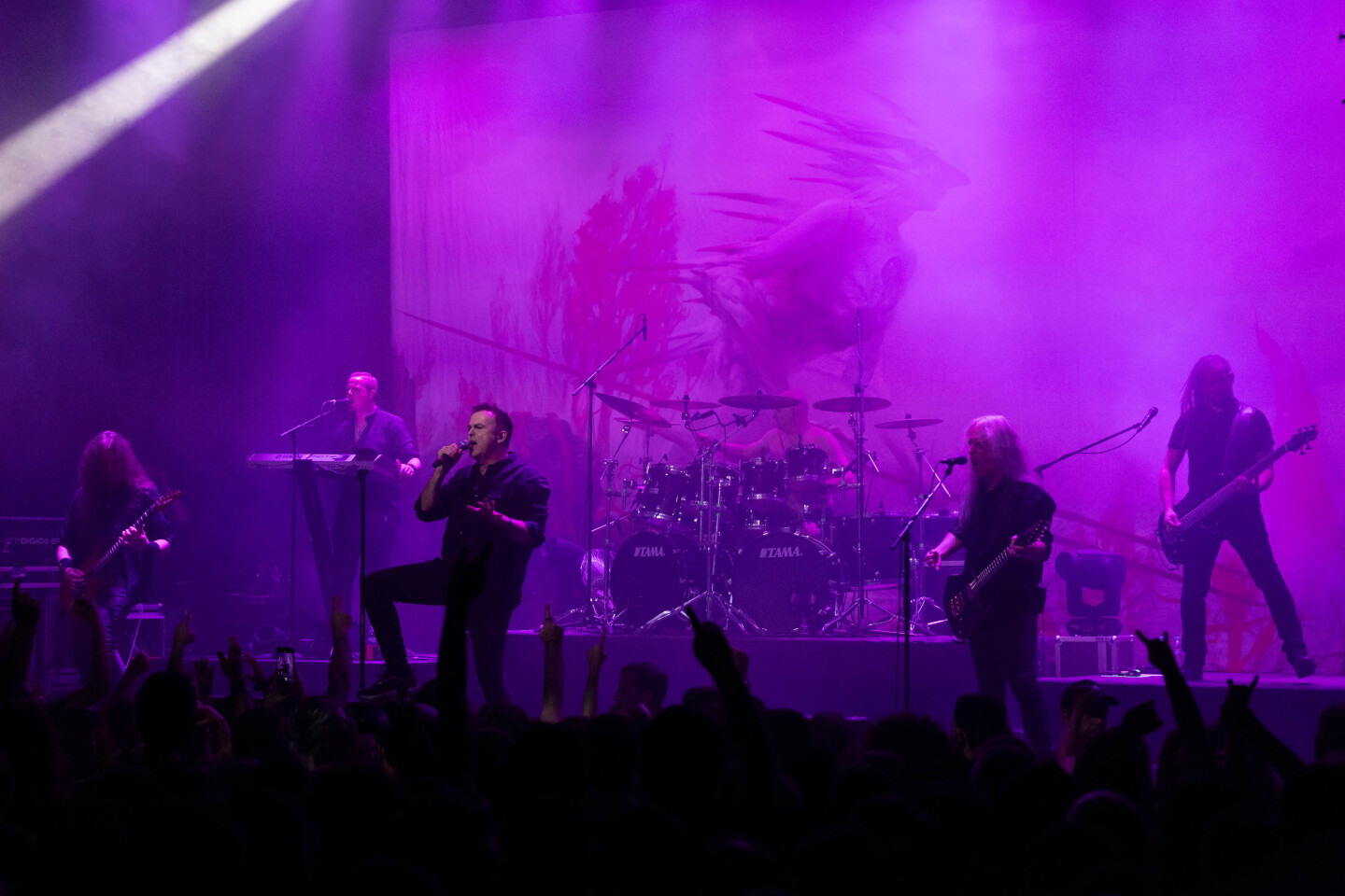 Blind Guardian στο Floyd: Φωτορεπορτάζ από τη sold out συναυλία του γερμανικού metal συγκροτήματος στις 6 Οκτωβρίου, στον νέο συναυλιακό χώρο της Αθήνας.