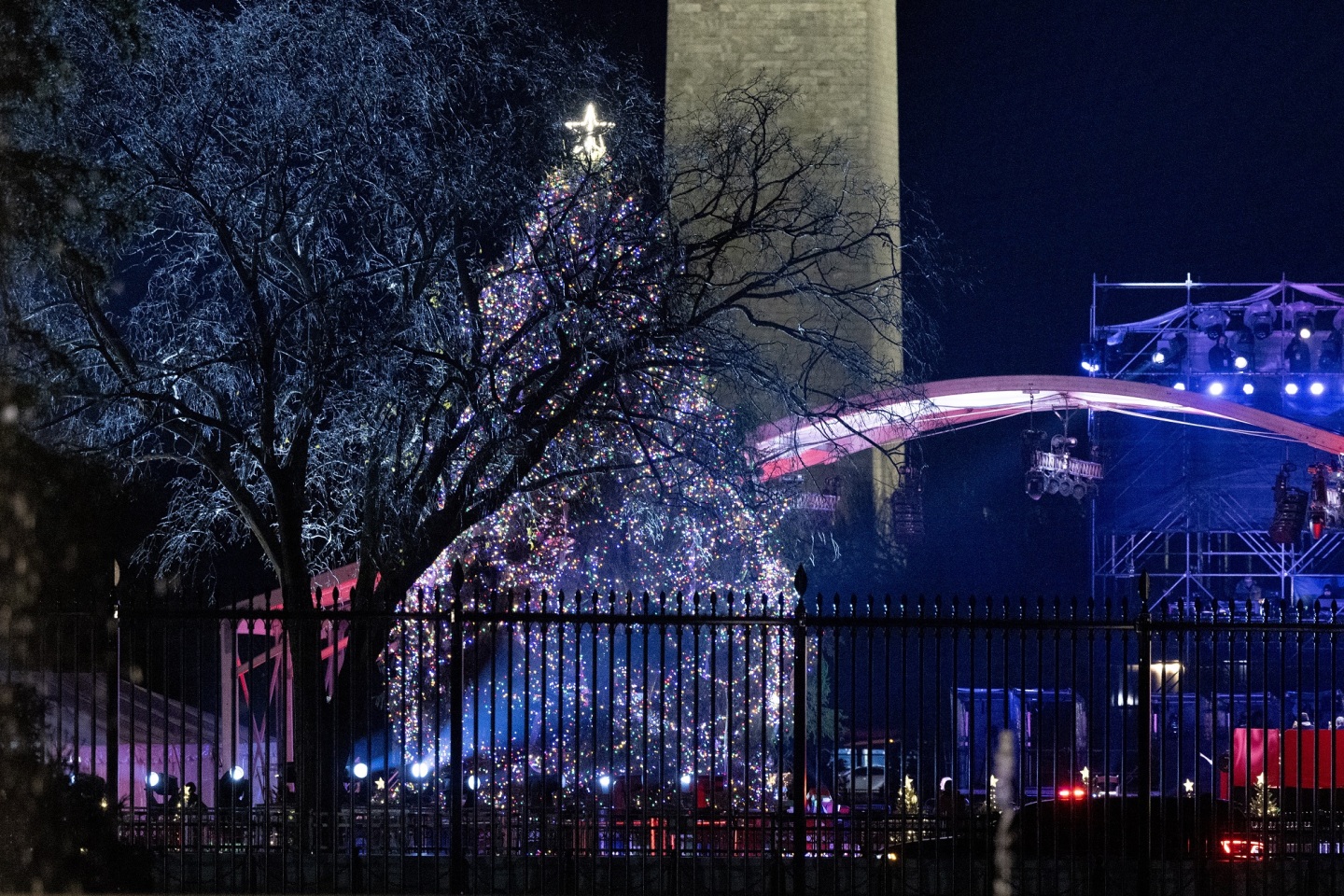 Λεπτομέρειες από τη χριστουγεννιάτικη διακόσμηση στην Washington D.C.