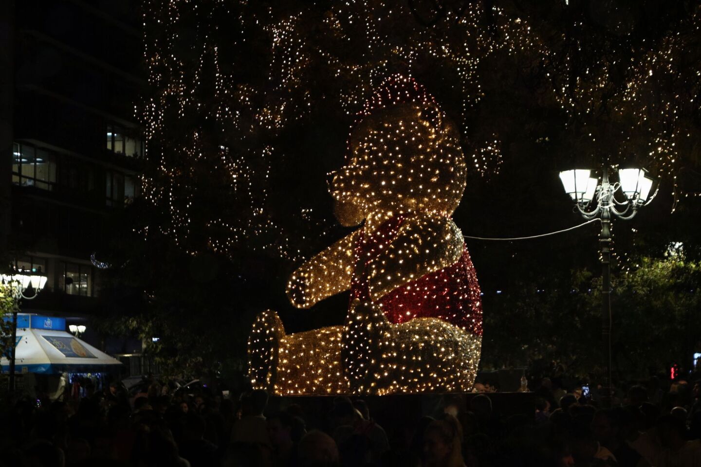 Η στολισμένη πλατεία Συντάγματος