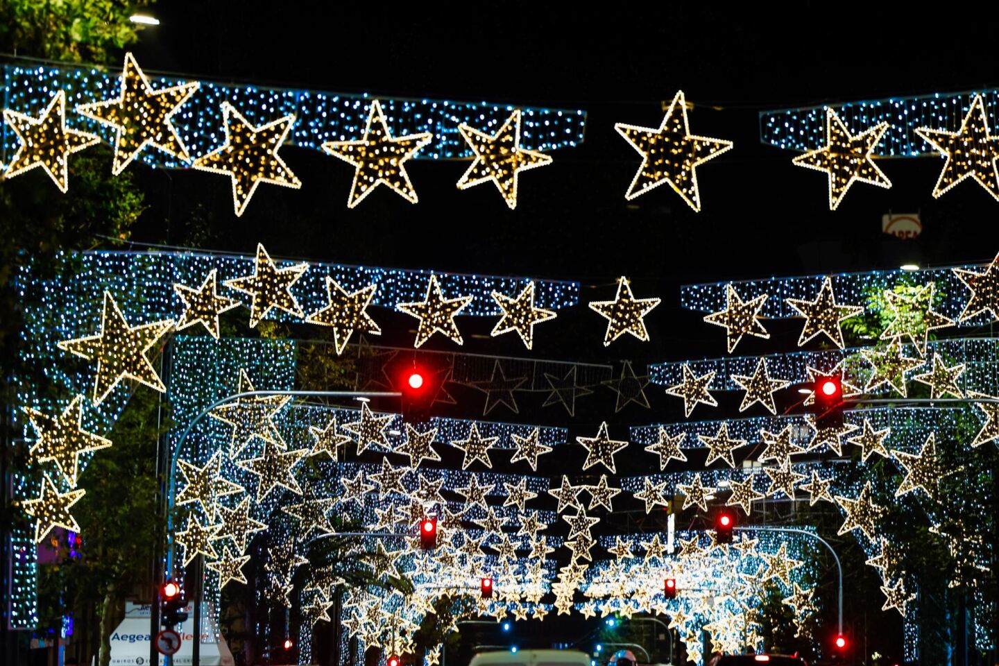 Η στολισμένη πλατεία Συντάγματος