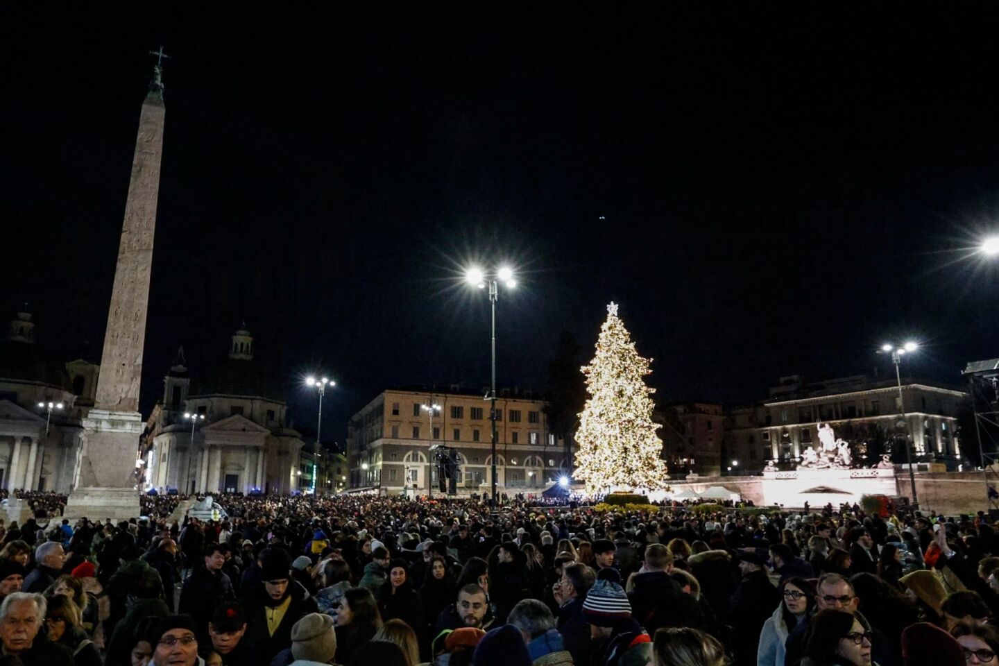 Η στολισμένη Πιάτσα ντελ Πόπολο στη Ρώμη 