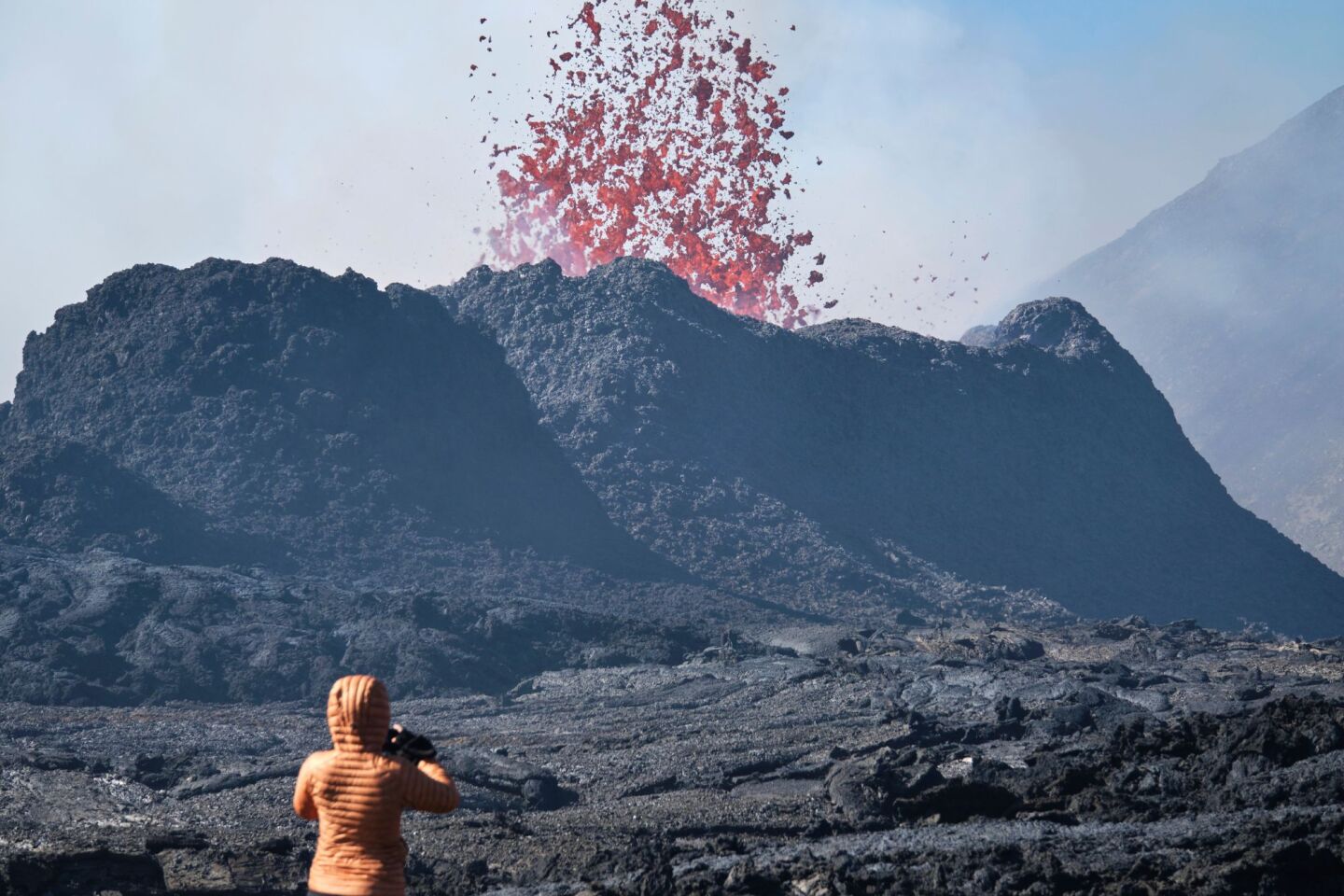 Συνεχιζόμενη ηφαιστειακή έκρηξη 30 χιλιόμετρα νότια της πρωτεύουσας Ρέικιαβικ στην Ισλανδία 