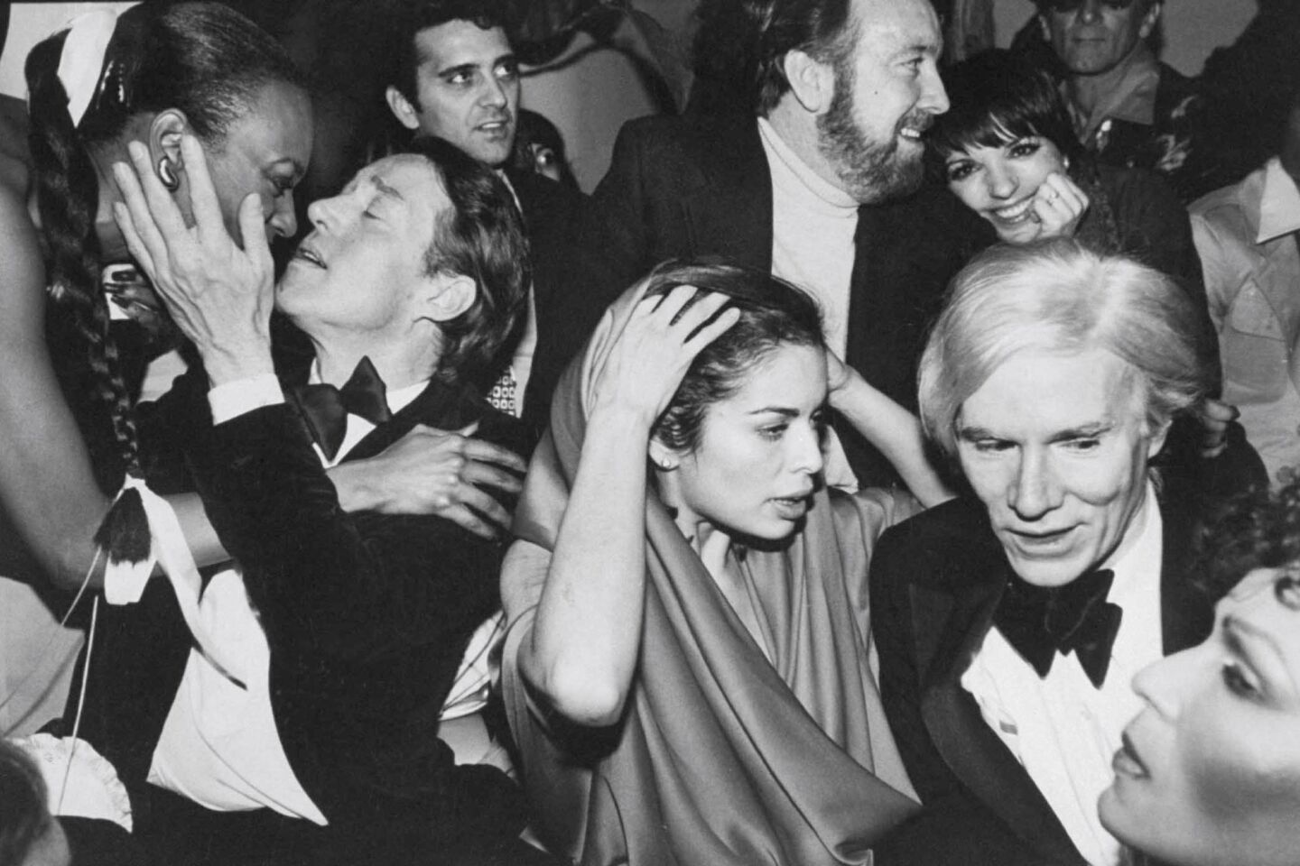 Halston, Bianca Jagger, Jack Haley Jr., Liza Minnelli και Andy Warhol στο Πρωτοχρονιάτικο πάρτι του Studio 54, το 1978