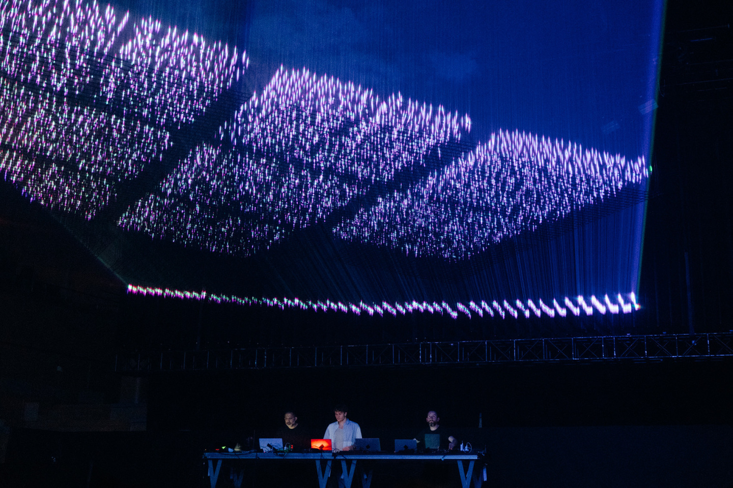 Ανταπόκριση από την παράσταση «Aether» των Max Cooper και Satyajit Das στο Μέγαρο Μουσικής Αθηνών