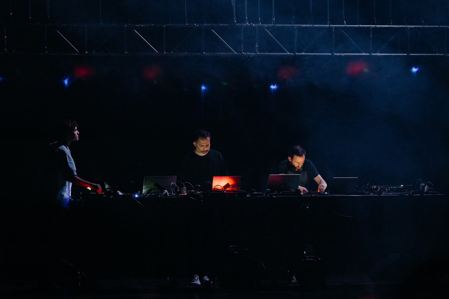 Ανταπόκριση από την παράσταση «Aether» των Max Cooper και Satyajit Das στο Μέγαρο Μουσικής Αθηνών