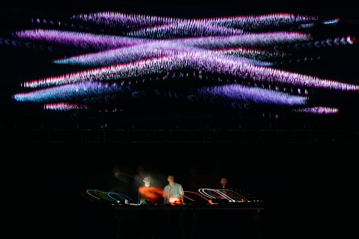 Ανταπόκριση από την παράσταση «Aether» των Max Cooper και Satyajit Das στο Μέγαρο Μουσικής Αθηνών