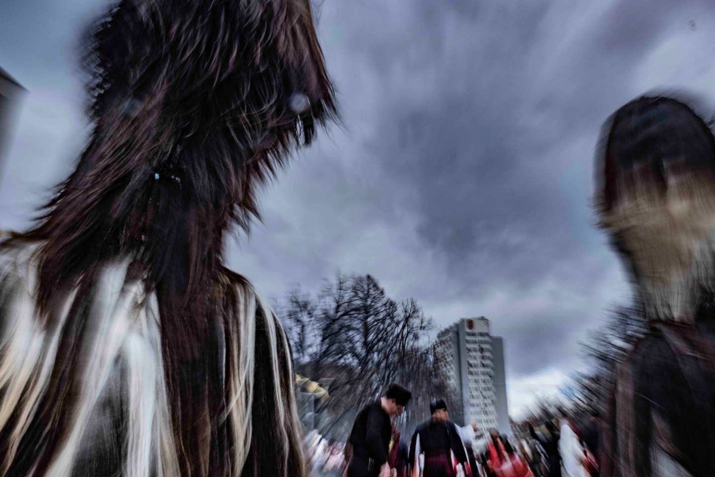 Surva Festival: Ένα Photo Story του Τάσσου Βρετού από την καρναβαλική γιορτή στη Βουλγαρία