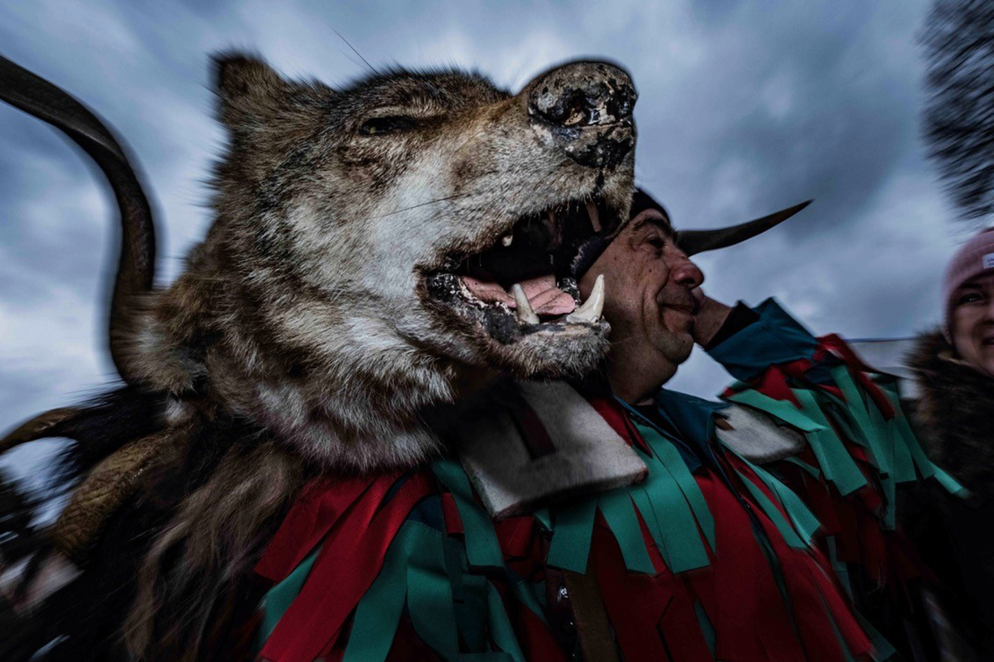 Surva Festival: Ένα Photo Story του Τάσσου Βρετού από την καρναβαλική γιορτή στη Βουλγαρία