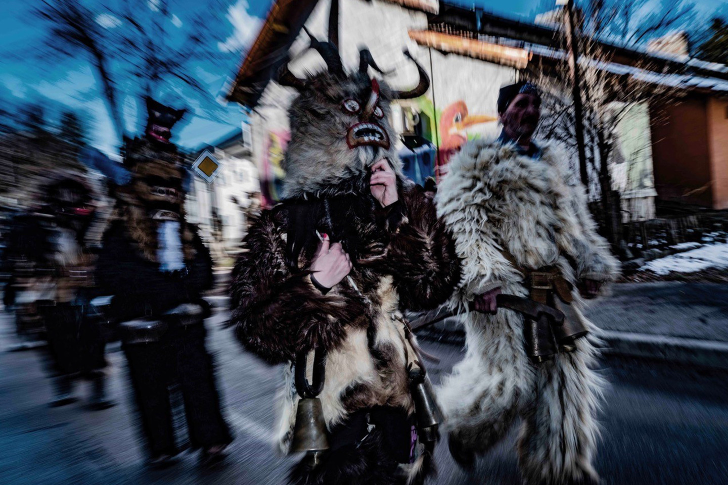 Surva Festival: Ένα Photo Story του Τάσσου Βρετού από την καρναβαλική γιορτή στη Βουλγαρία